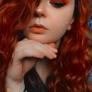 Meet your Posher, Caitlin